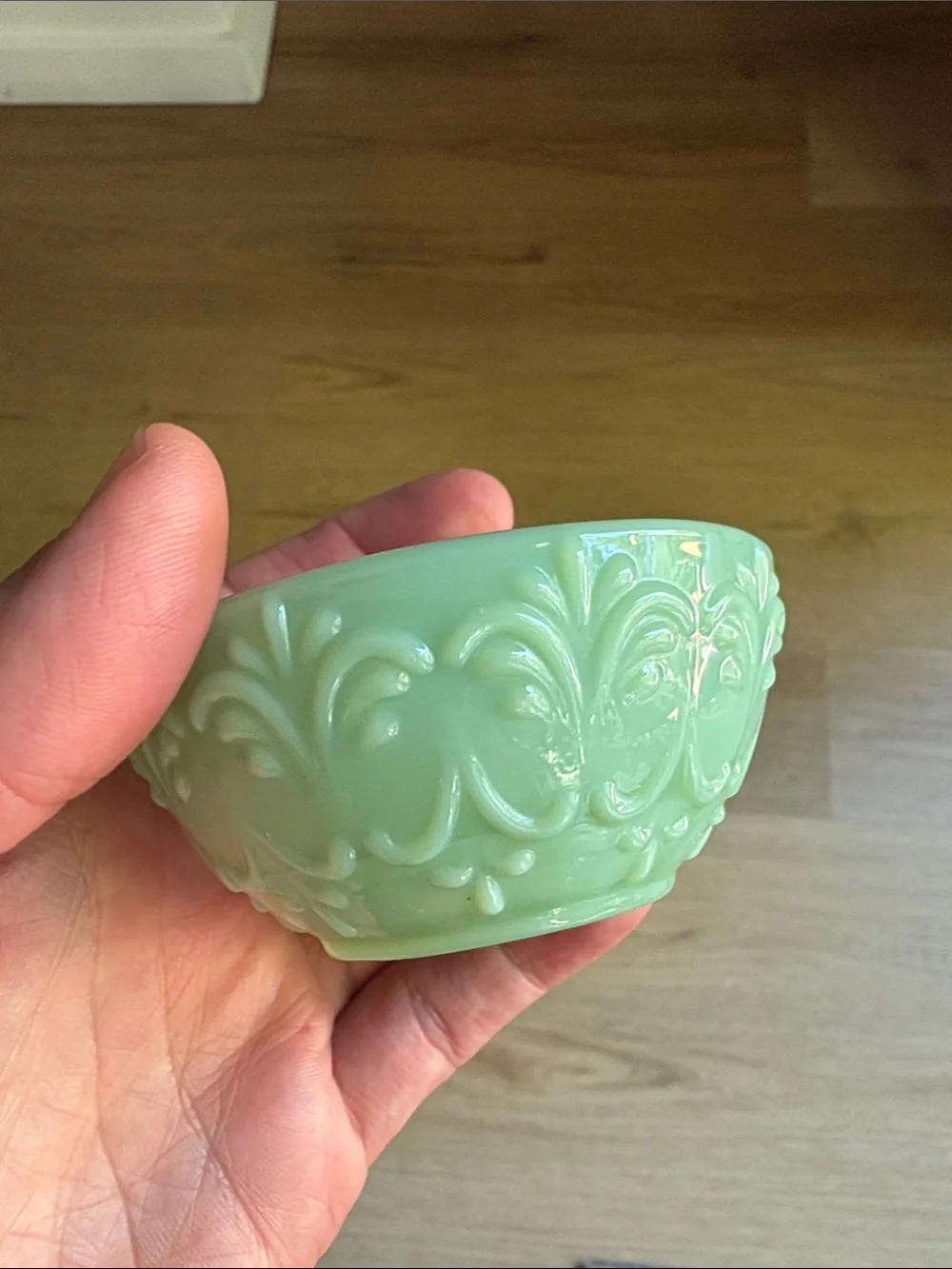 Set of 5 Jade Green Embossed Bowls - Picture 3 of 6